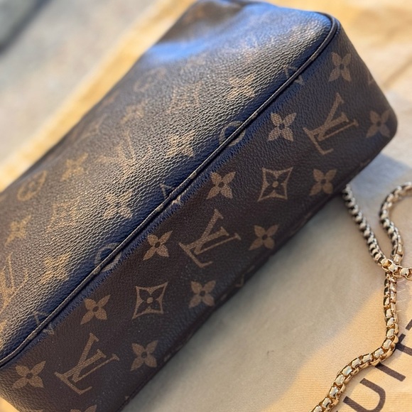 Louis Vuitton Trousse 28 Converted Crossbody Bag - Picture 5 of 16